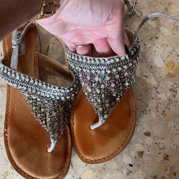 Charmed silver sandals - Picture 2 of 3